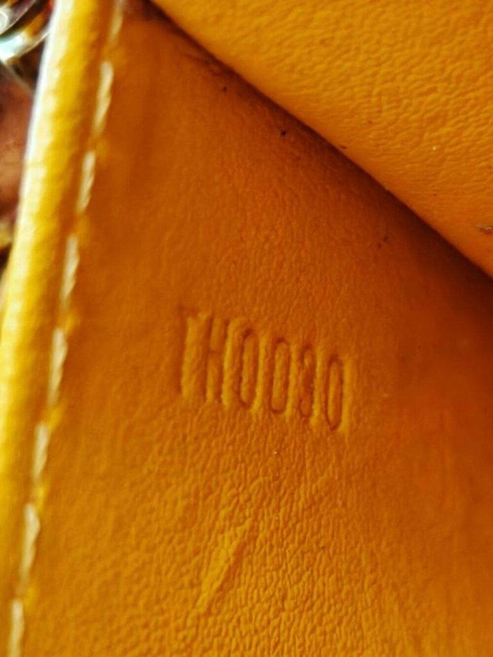 Louis Vuitton Christie PM Monogram Vernis Yellow Patent Leather Crossbody Bag - Picture 13 of 14